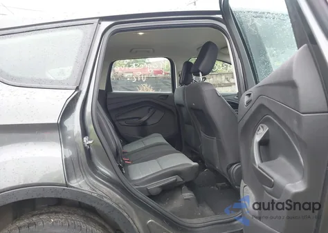 2019 Ford Escape S z USA, uszkodzony, nr VIN 1FMCU0F78KUC27319